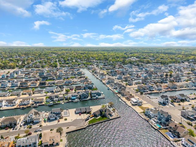 1829 Lookout Drive, Toms River, NJ 08753