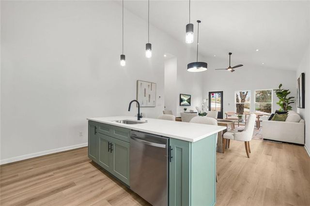 1674 Mary George NW Avenue, Atlanta, GA 30318