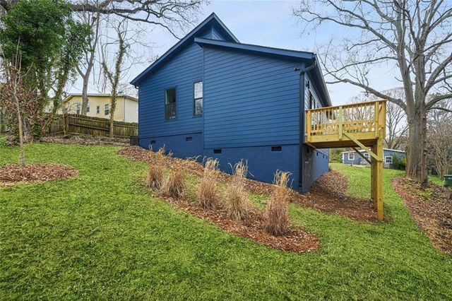 1674 Mary George NW Avenue, Atlanta, GA 30318