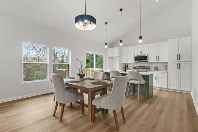 1674 Mary George NW Avenue, Atlanta, GA 30318