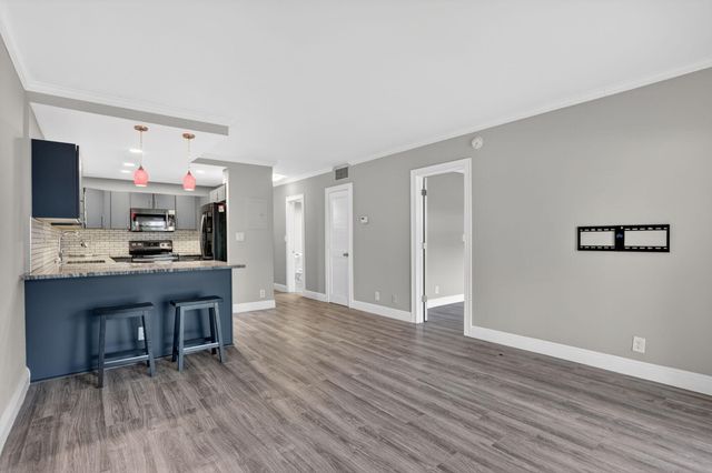 770 SE 2nd Avenue A106, Deerfield Beach, FL 33441