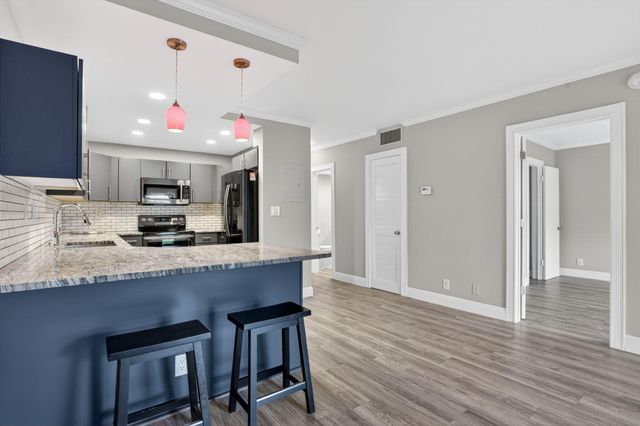 770 SE 2nd Avenue A106, Deerfield Beach, FL 33441