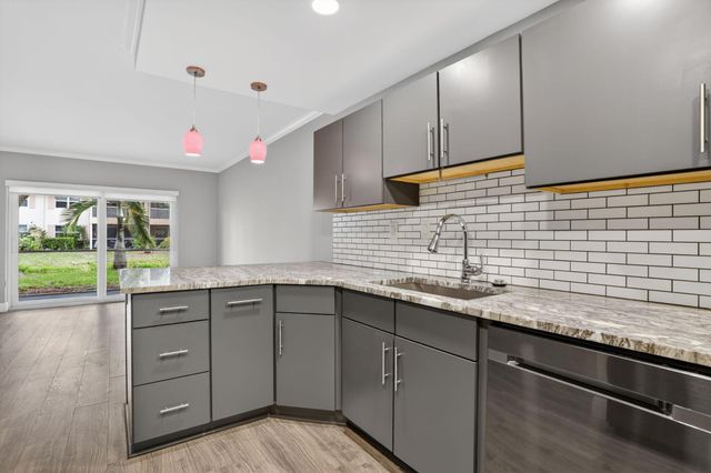 770 SE 2nd Avenue A106, Deerfield Beach, FL 33441