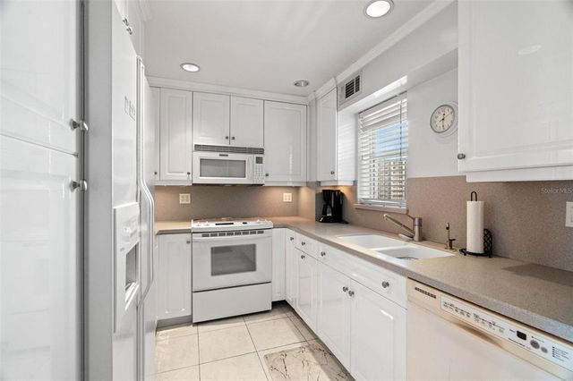 7000 BEACH PLZ 505, St Pete Beach, FL 33706