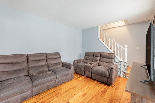 18006 Oakwood Avenue, Lansing, IL 60438