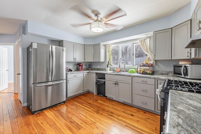 18006 Oakwood Avenue, Lansing, IL 60438