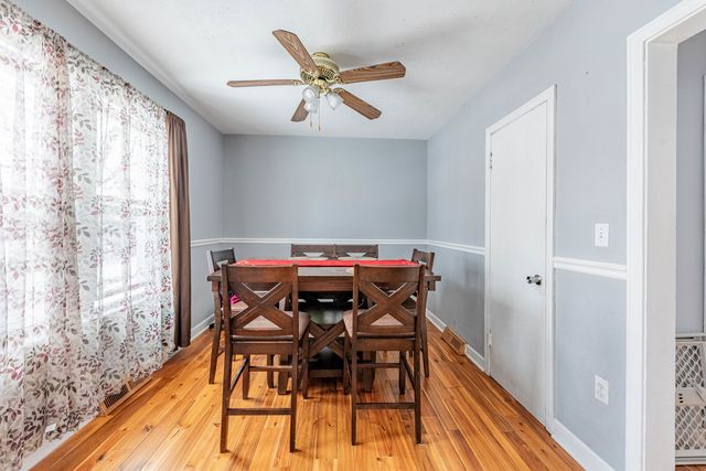 18006 Oakwood Avenue, Lansing, IL 60438