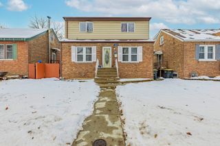 18006 Oakwood Avenue, Lansing, IL 60438