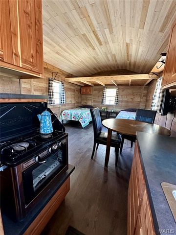 227 Champion Oak Trail, Gerald, MO 63037