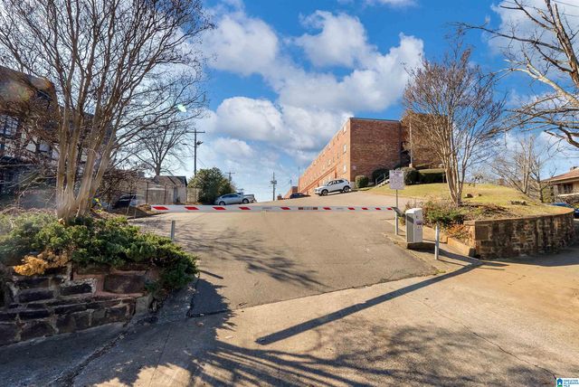 2990 Rhodes Cir S Apt 215, Birmingham, AL 35205