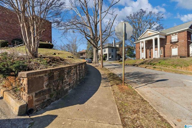 2990 Rhodes Cir S Apt 215, Birmingham, AL 35205