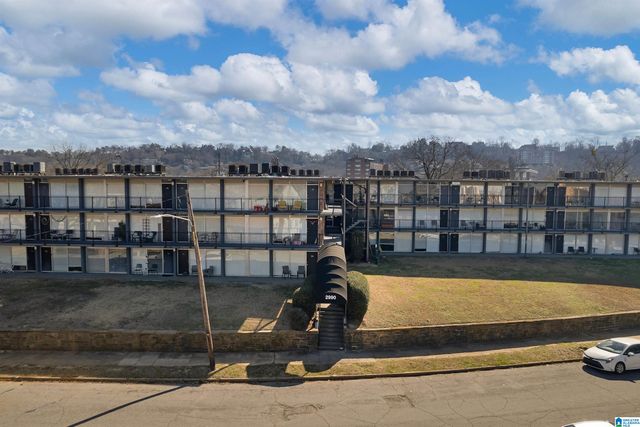 2990 Rhodes Cir S Apt 215, Birmingham, AL 35205