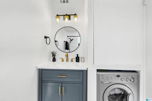 2990 Rhodes Cir S Apt 215, Birmingham, AL 35205