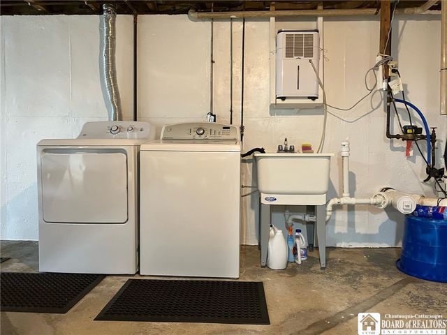 6912 Brandywine Drive, Evans, NY 14047