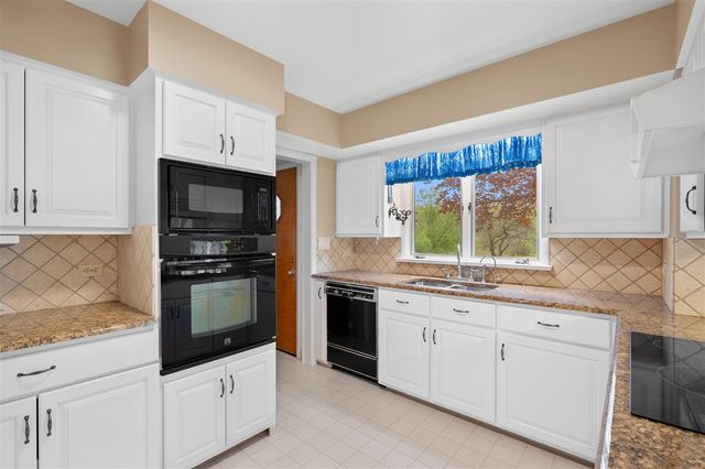 10320 Douglas Avenue, Plainwell, MI 49080