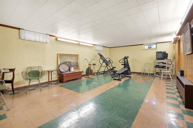 10320 Douglas Avenue, Plainwell, MI 49080