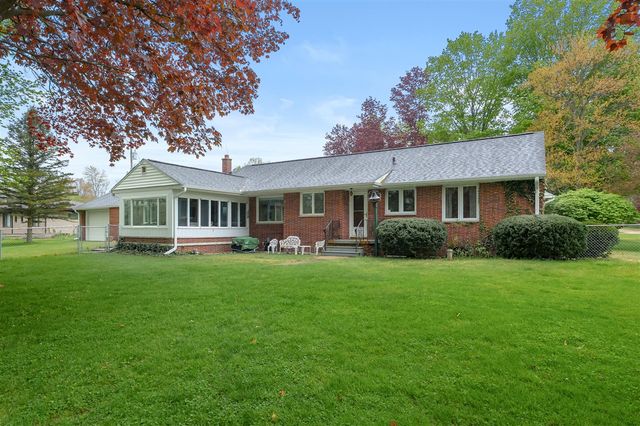 10320 Douglas Avenue, Plainwell, MI 49080