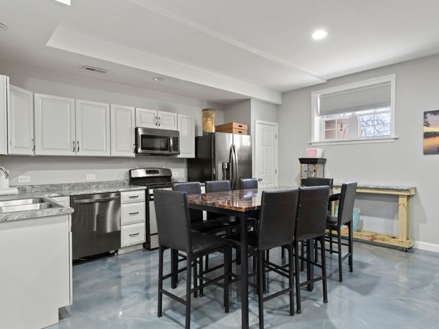 10432 S Homan Avenue, Chicago, IL 60655