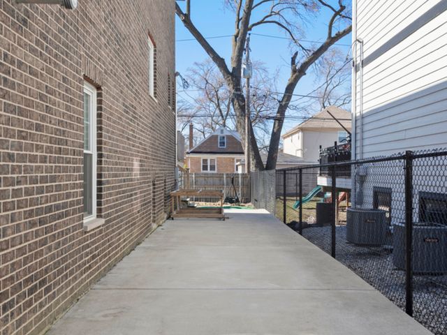 10432 S Homan Avenue, Chicago, IL 60655