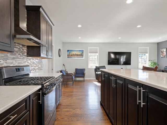 10432 S Homan Avenue, Chicago, IL 60655