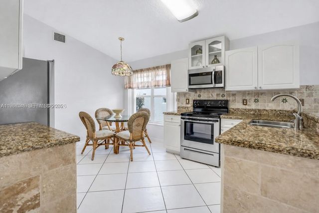 1391 SW 181st Ave, Pembroke Pines, FL 33029