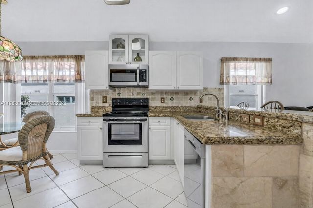 1391 SW 181st Ave, Pembroke Pines, FL 33029