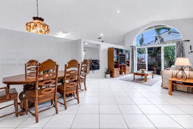 1391 SW 181st Ave, Pembroke Pines, FL 33029