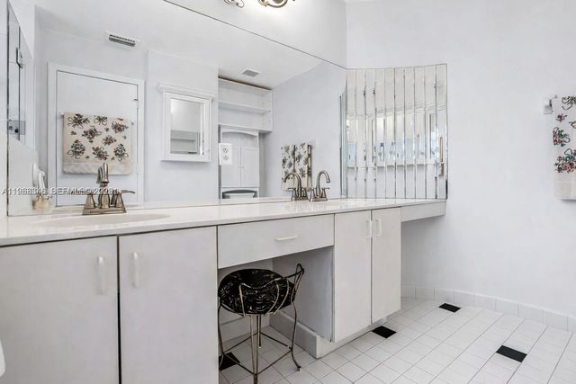 1391 SW 181st Ave, Pembroke Pines, FL 33029