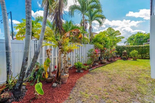 1391 SW 181st Ave, Pembroke Pines, FL 33029