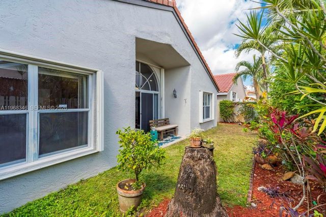 1391 SW 181st Ave, Pembroke Pines, FL 33029