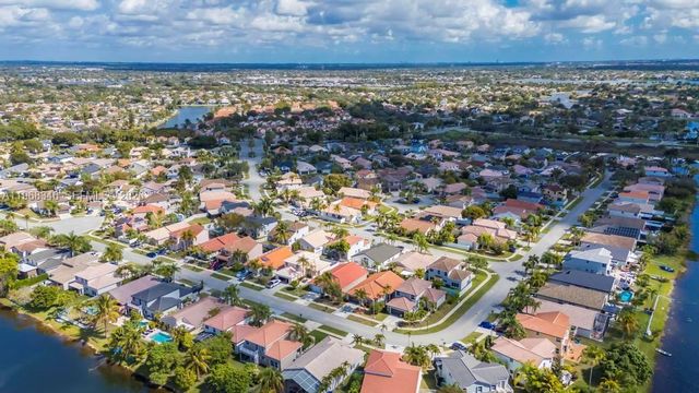 1391 SW 181st Ave, Pembroke Pines, FL 33029