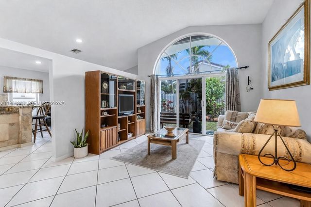 1391 SW 181st Ave, Pembroke Pines, FL 33029