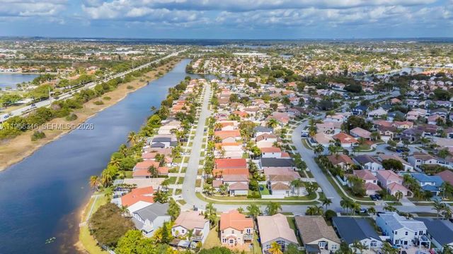 1391 SW 181st Ave, Pembroke Pines, FL 33029