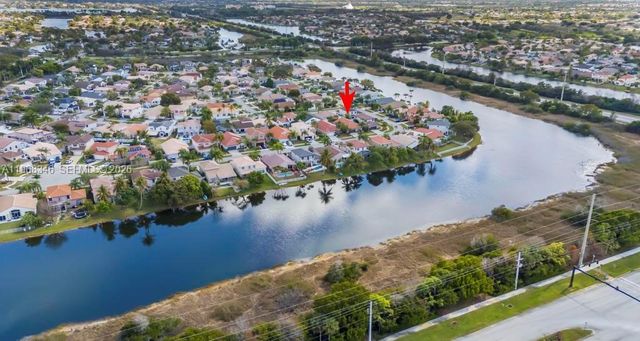 1391 SW 181st Ave, Pembroke Pines, FL 33029