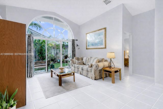 1391 SW 181st Ave, Pembroke Pines, FL 33029