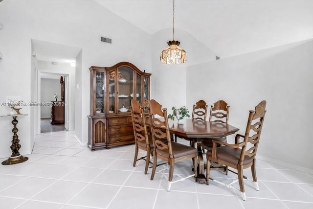 1391 SW 181st Ave, Pembroke Pines, FL 33029