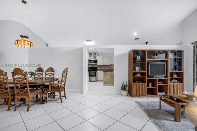 1391 SW 181st Ave, Pembroke Pines, FL 33029