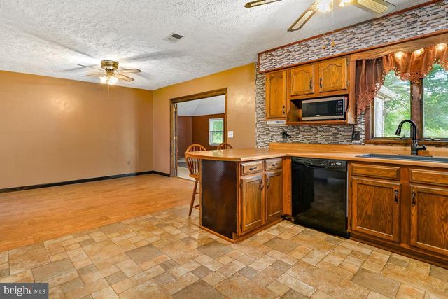 40 HUNT VALLEY DR, Elkton, MD 21921