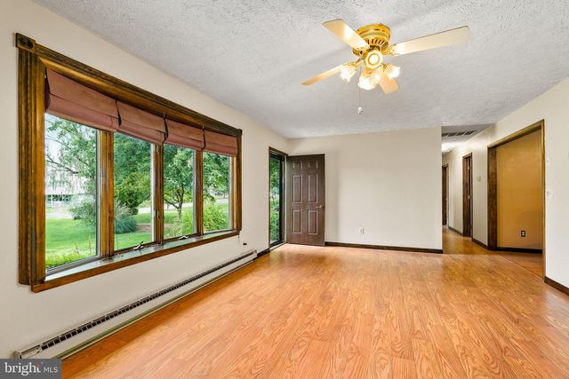 40 HUNT VALLEY DR, Elkton, MD 21921