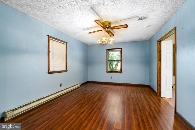 40 HUNT VALLEY DR, Elkton, MD 21921