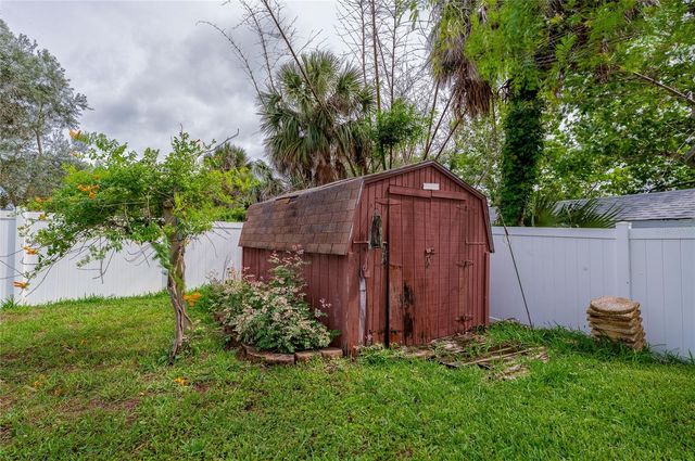 1211 N PENINSULA AVENUE, New Smyrna Beach, FL 32169