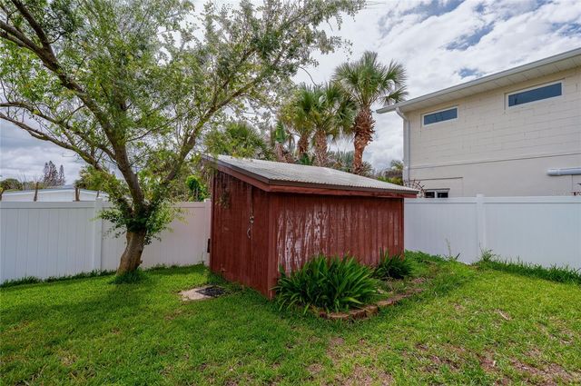 1211 N PENINSULA AVENUE, New Smyrna Beach, FL 32169