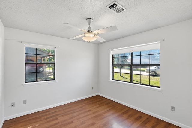 108 W Viser Street, Madisonville, TX 77864
