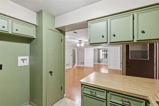 108 W Viser Street, Madisonville, TX 77864