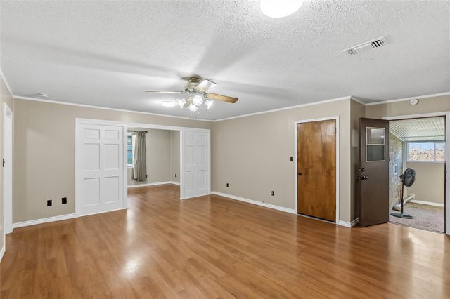 108 W Viser Street, Madisonville, TX 77864