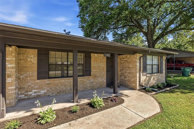 108 W Viser Street, Madisonville, TX 77864