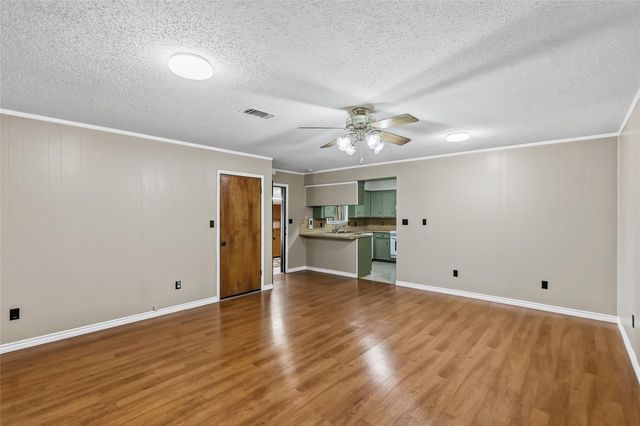 108 W Viser Street, Madisonville, TX 77864