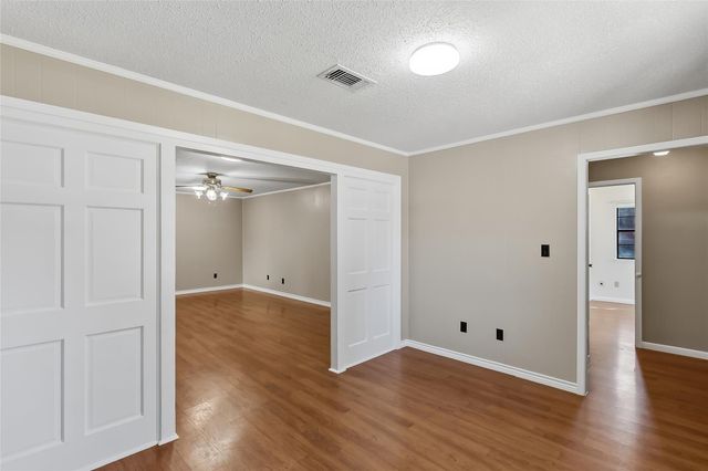 108 W Viser Street, Madisonville, TX 77864