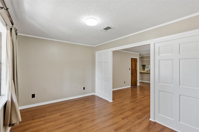 108 W Viser Street, Madisonville, TX 77864