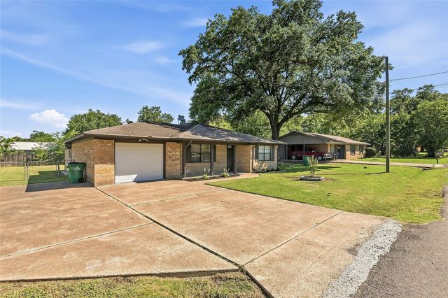 108 W Viser Street, Madisonville, TX 77864